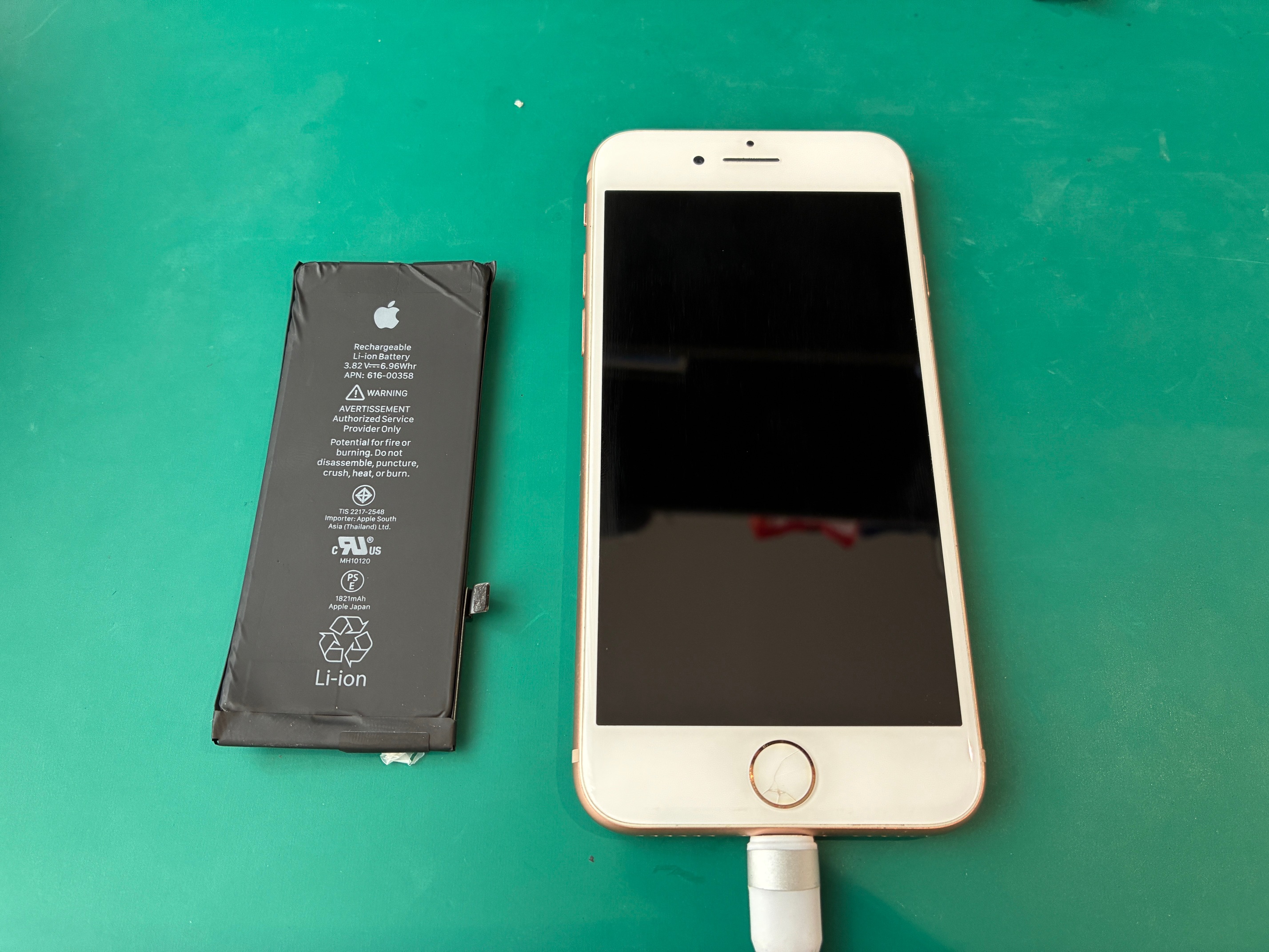 住吉からお越しのお客様よりiPhone8のバッテリー交換をご依頼いただきました！